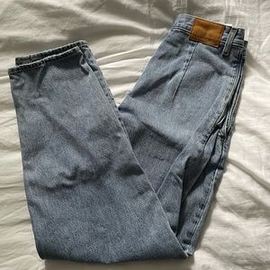 Aritzia Denim Forum Luanne High Rise Tapered 30L